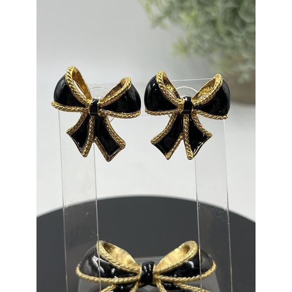 Kenneth Jay Lane for Avon Black Enamel Bow Pendant Enhancer‎ Clip Earrings Set - Picture 3 of 16